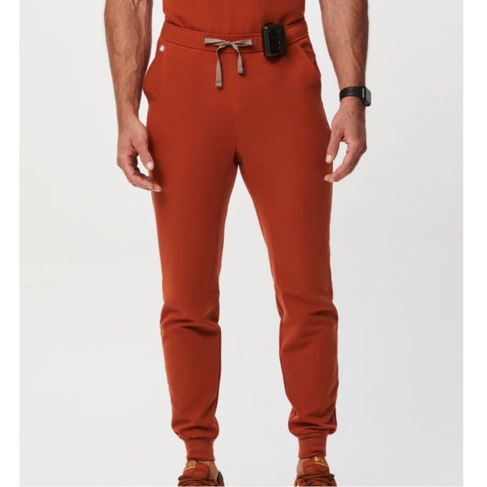 New, FIGS Slim Tansen Jogger Scrub Pants- Men Size M, Auburn